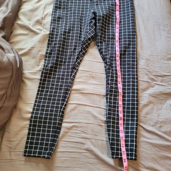 Medium Twik Black & White Windowpane High Waisted Structured Leggings - Picture 8 of 8